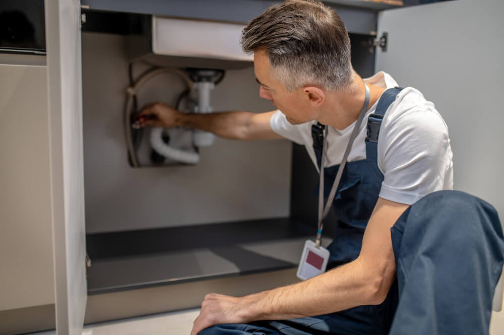 4 Basic Things You Can Do When Your Water Pipes Burst