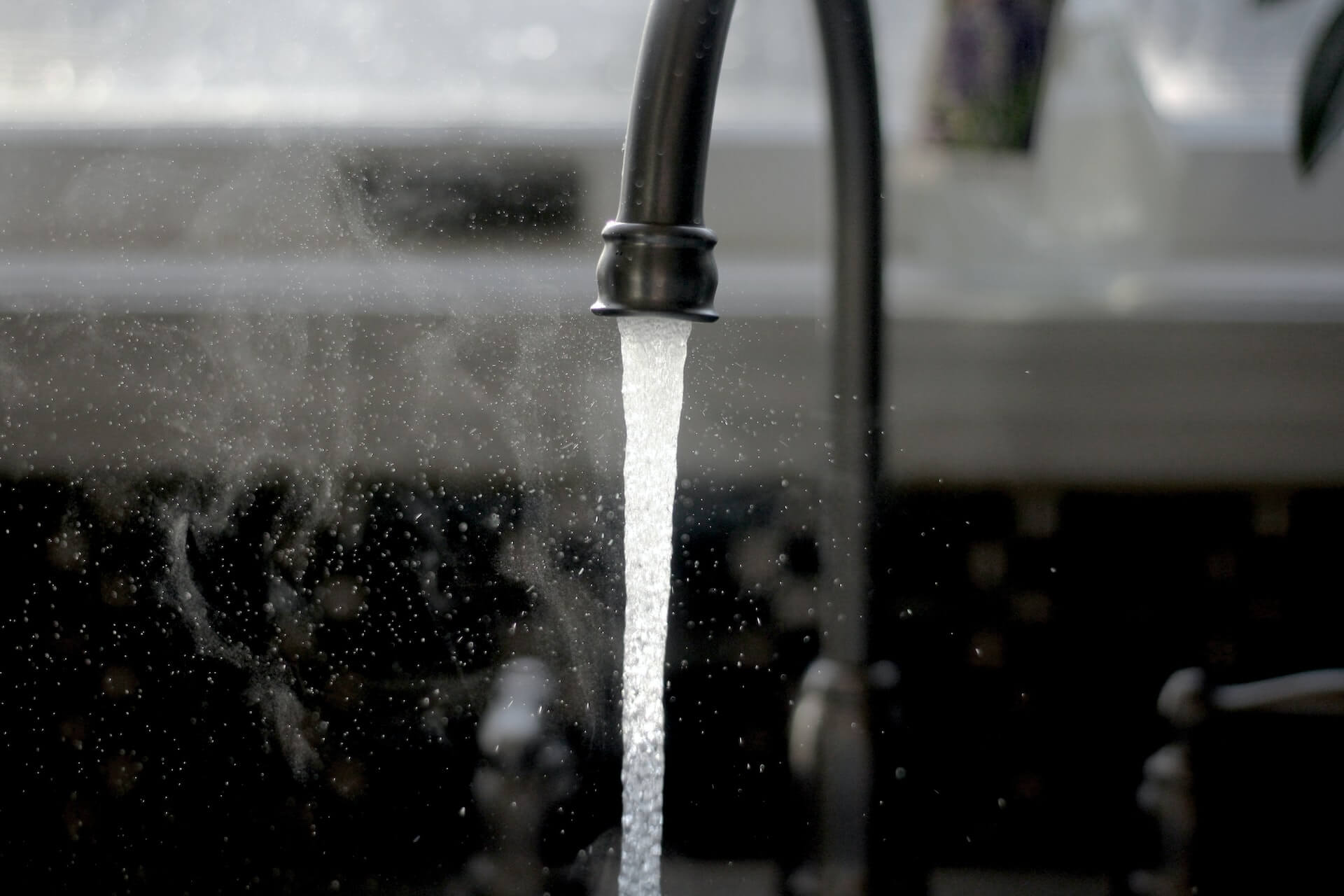 8 Reasons Why a Hot Water Installation Needs a Plumber